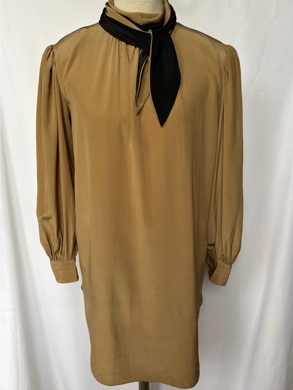 Pierre Cardin Elegant Silk Long-Sleeve Shift/Tunic Dress with Black Neck Scarf